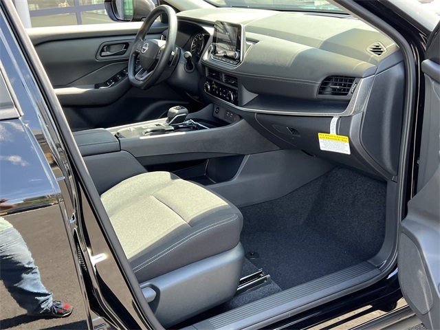 2026 Nissan Rogue S Image 17 of 27