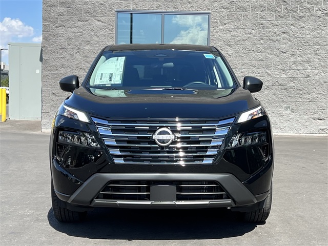 2026 Nissan Rogue S Image 2 of 27