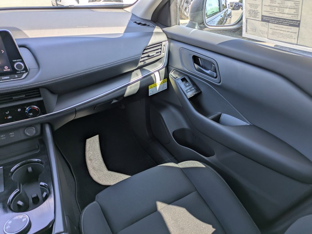 2026 Nissan Rogue S Image 24 of 27