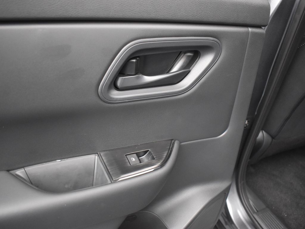 2026 Nissan Rogue S Image 41 of 50