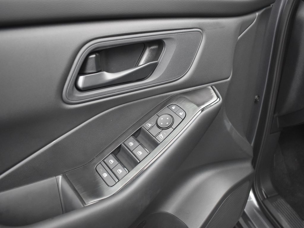 2026 Nissan Rogue S Image 42 of 50