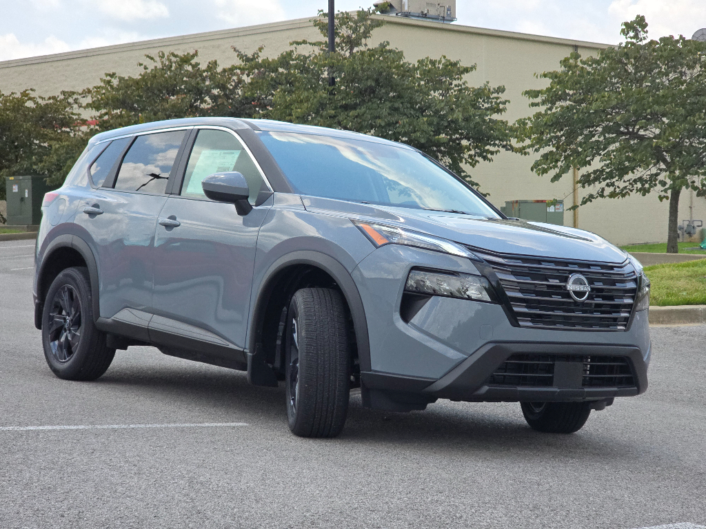 2026 Nissan Rogue SV Image 3 of 31