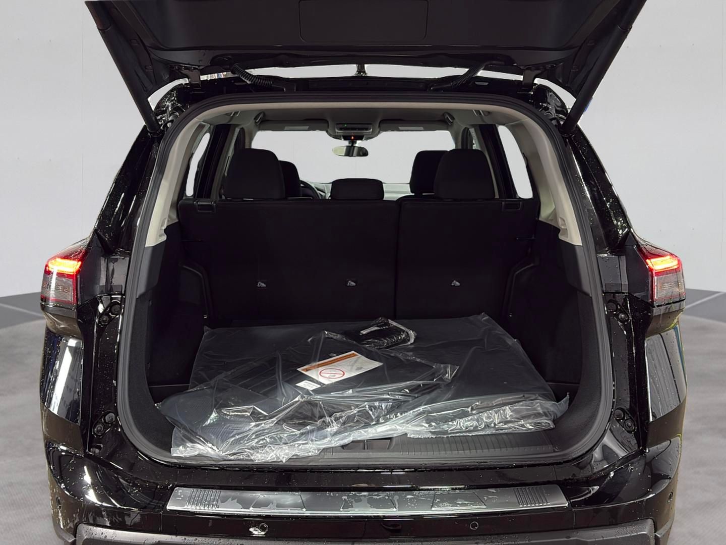 2026 Nissan Rogue SV Image 6 of 19