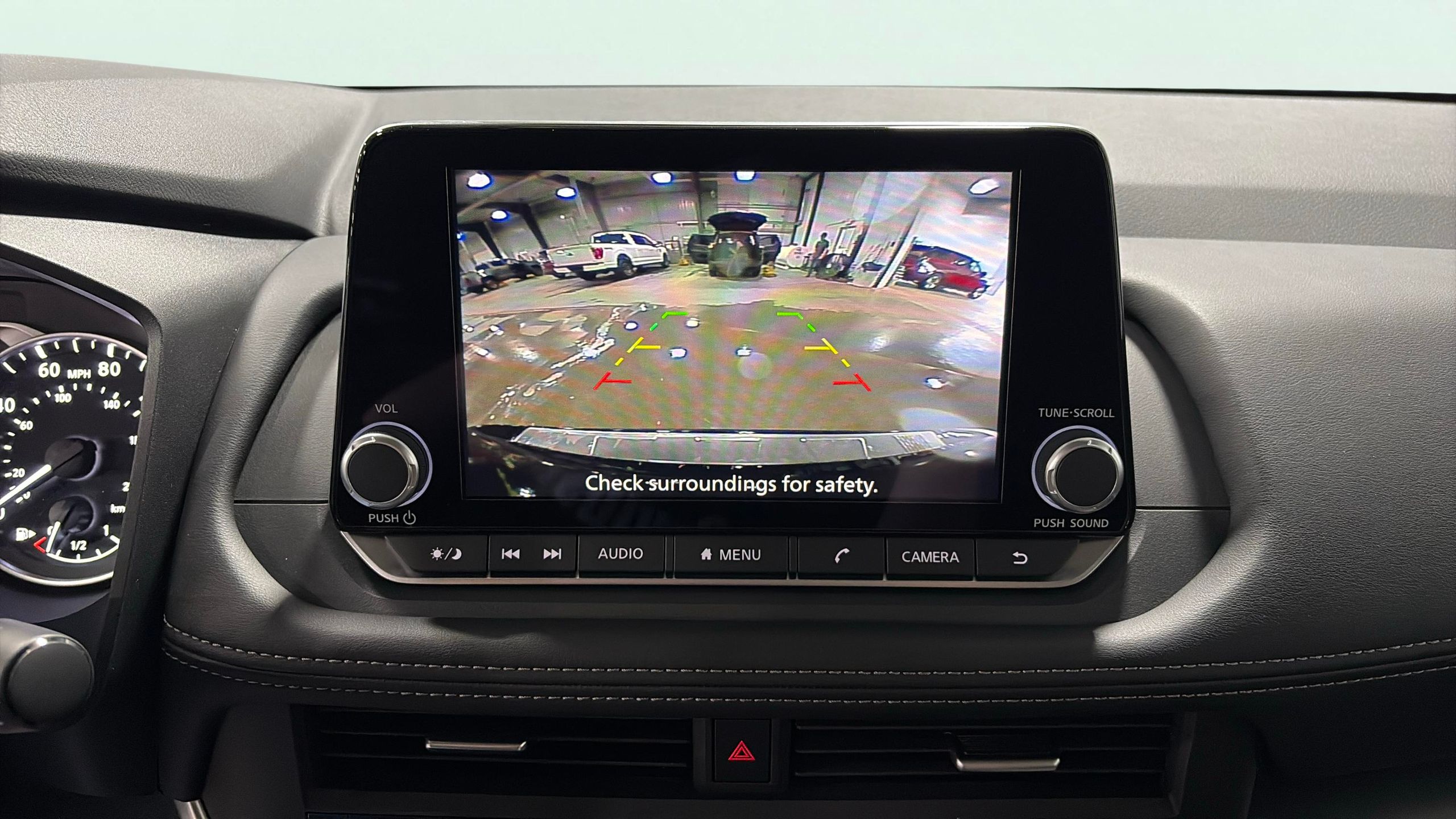 2026 Nissan Rogue SV Image 15 of 19