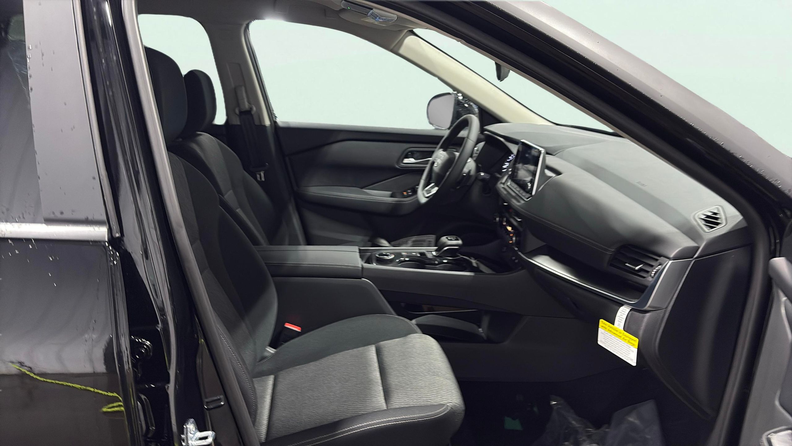 2026 Nissan Rogue SV Image 10 of 19