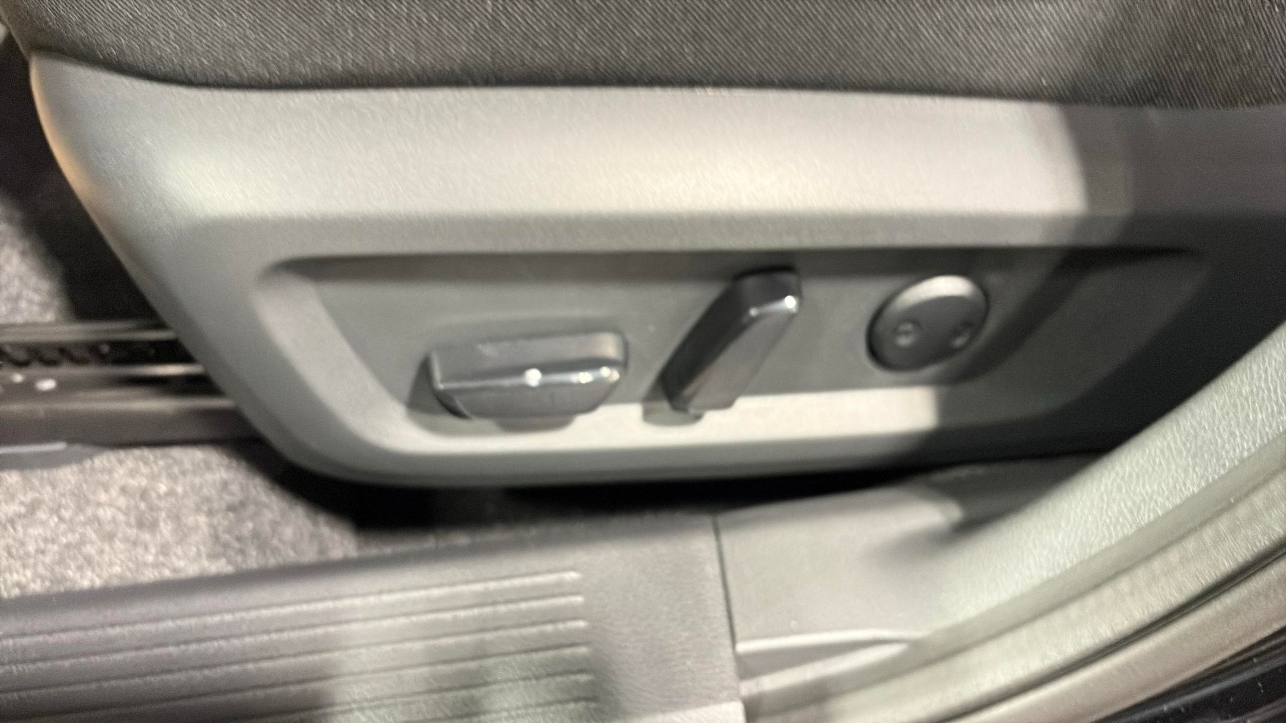 2026 Nissan Rogue SV Image 16 of 19