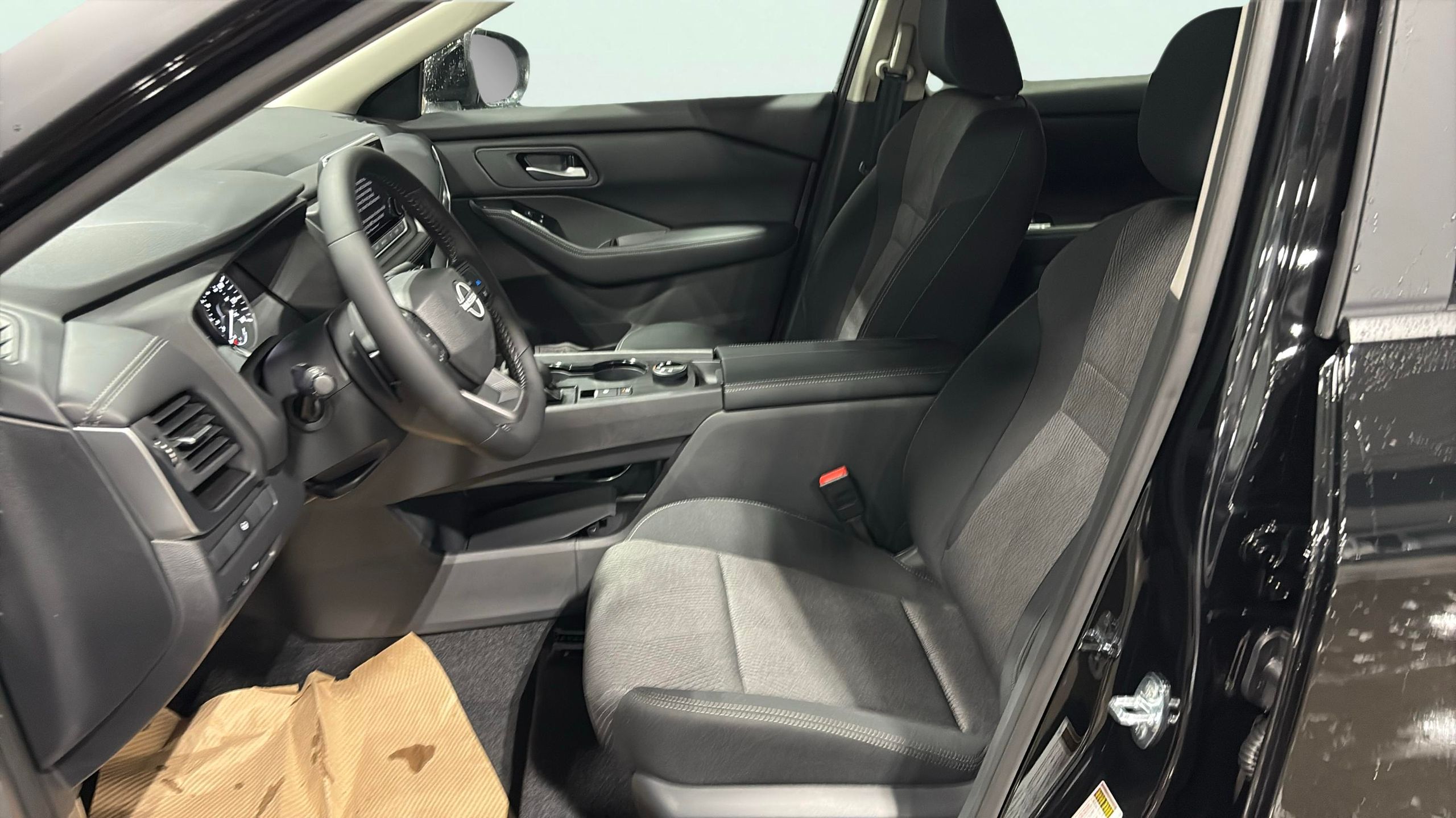 2026 Nissan Rogue SV Image 8 of 19