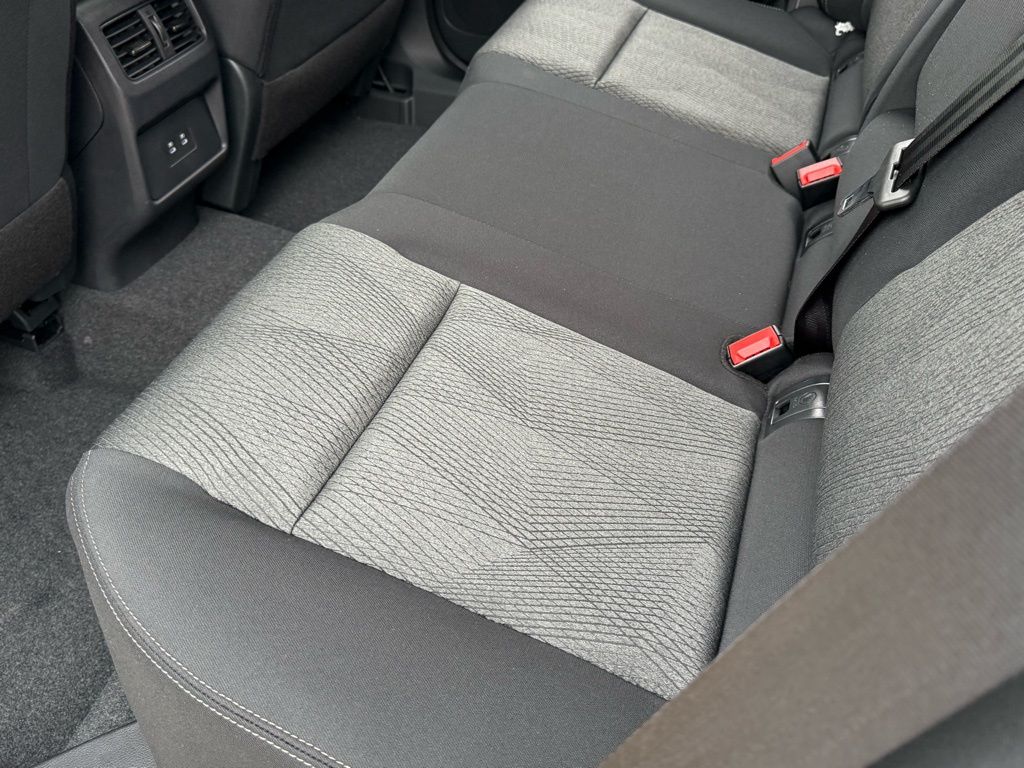 2026 Nissan Rogue SV Image 22 of 24