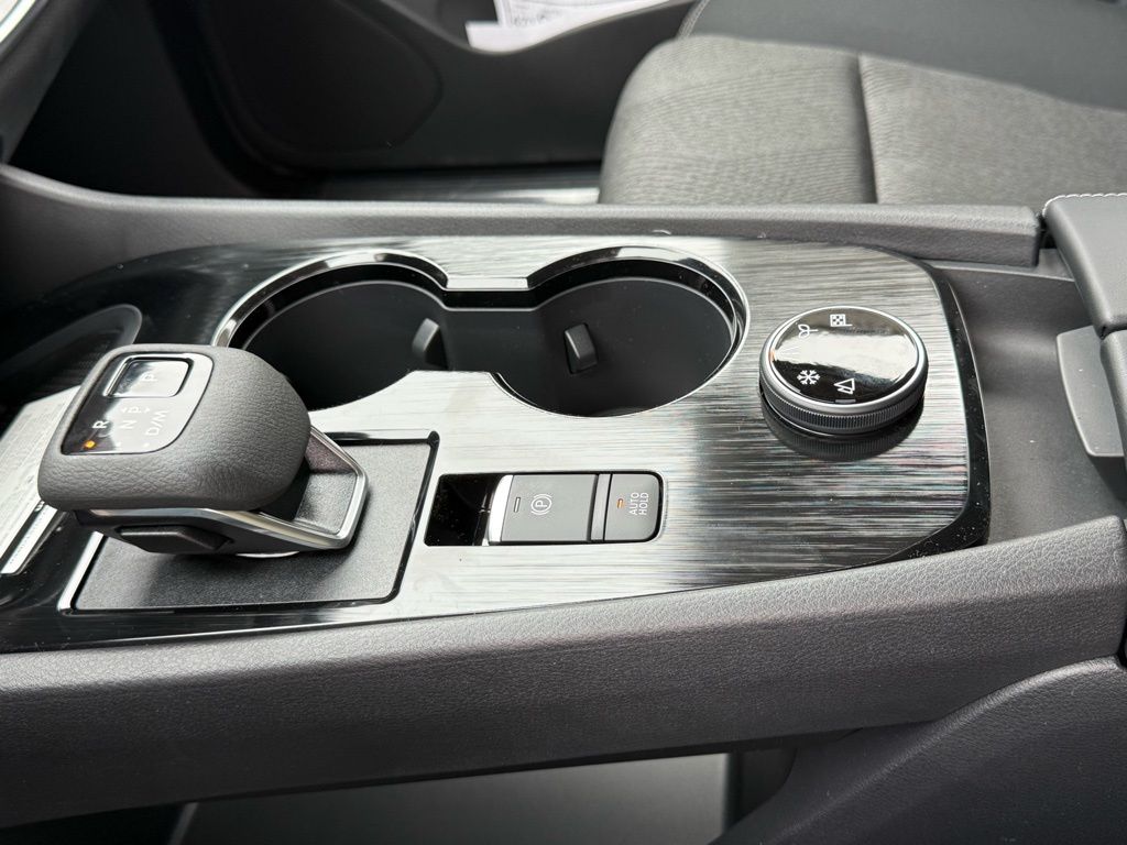 2026 Nissan Rogue SV Image 14 of 24