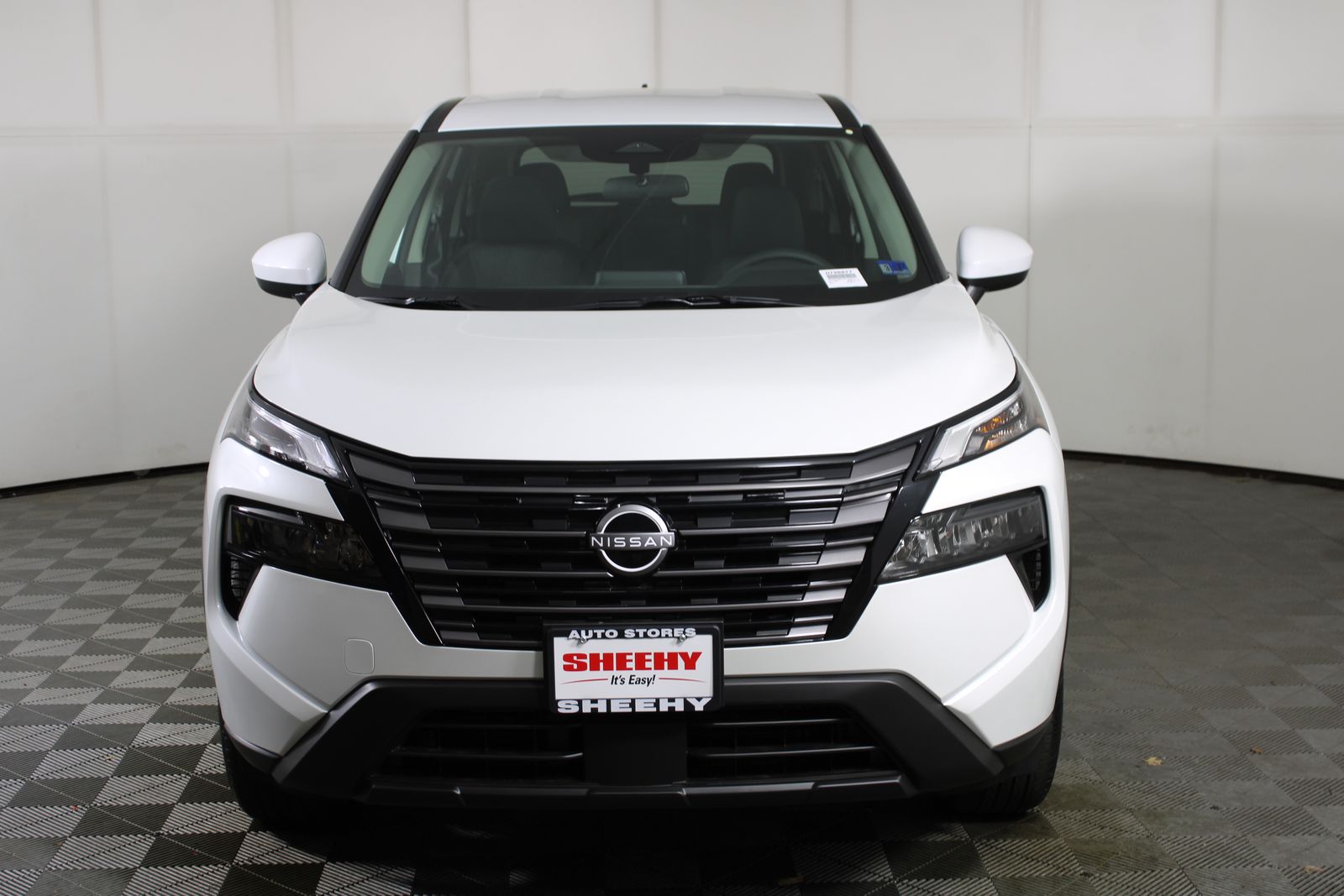 2026 Nissan Rogue SV Image 3 of 18