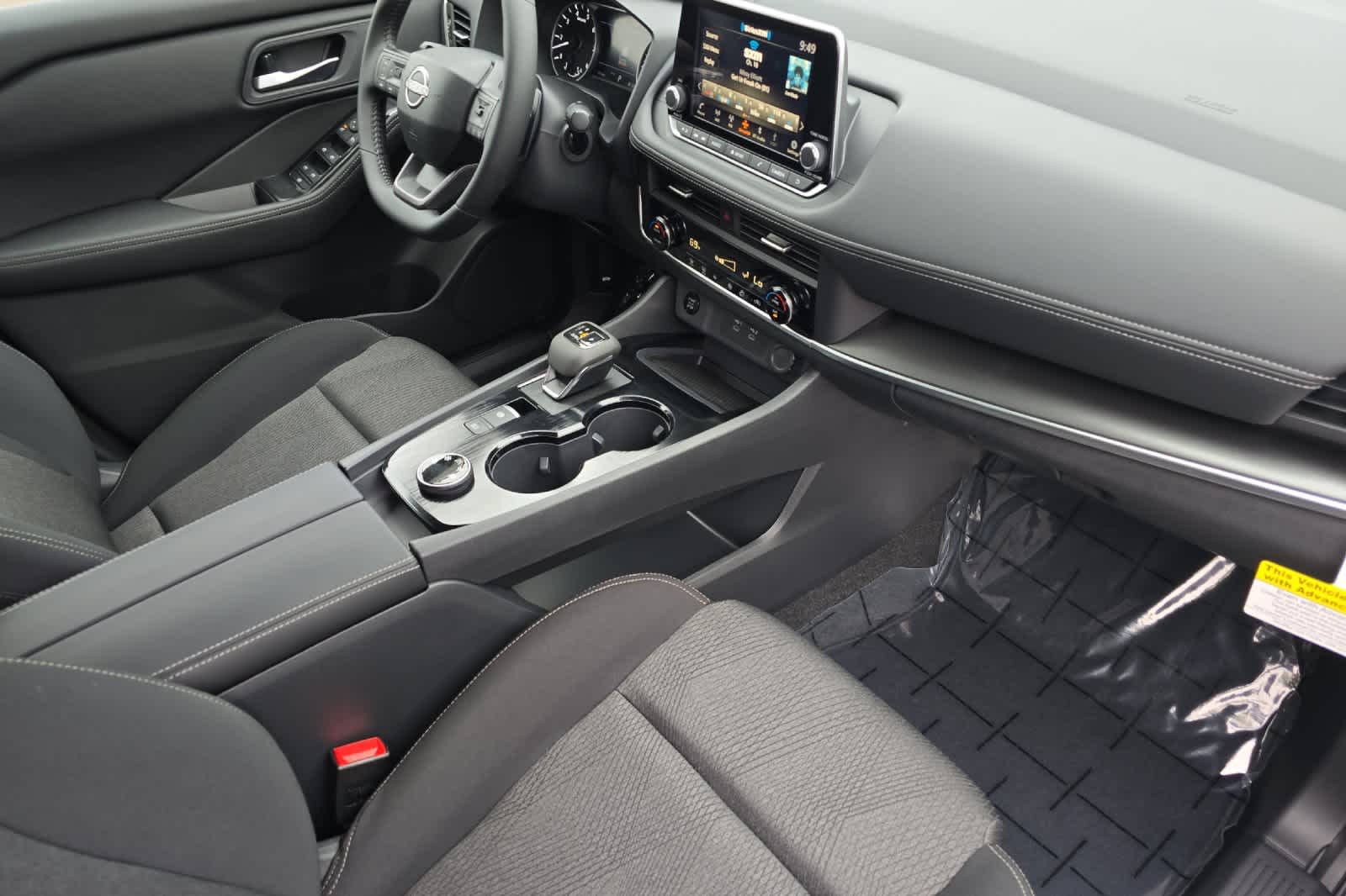 2026 Nissan Rogue SV Image 14 of 27