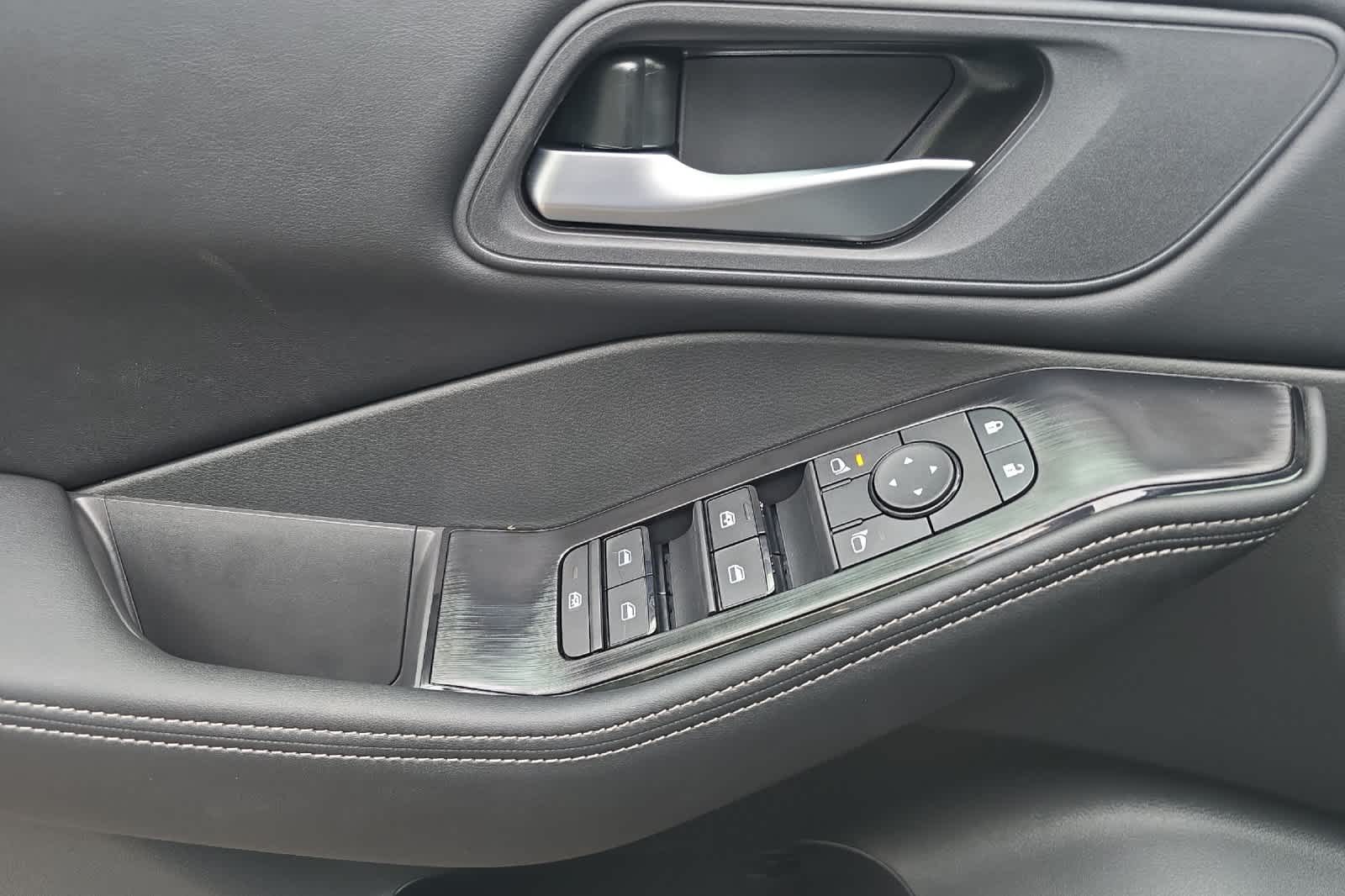 2026 Nissan Rogue SV Image 23 of 27