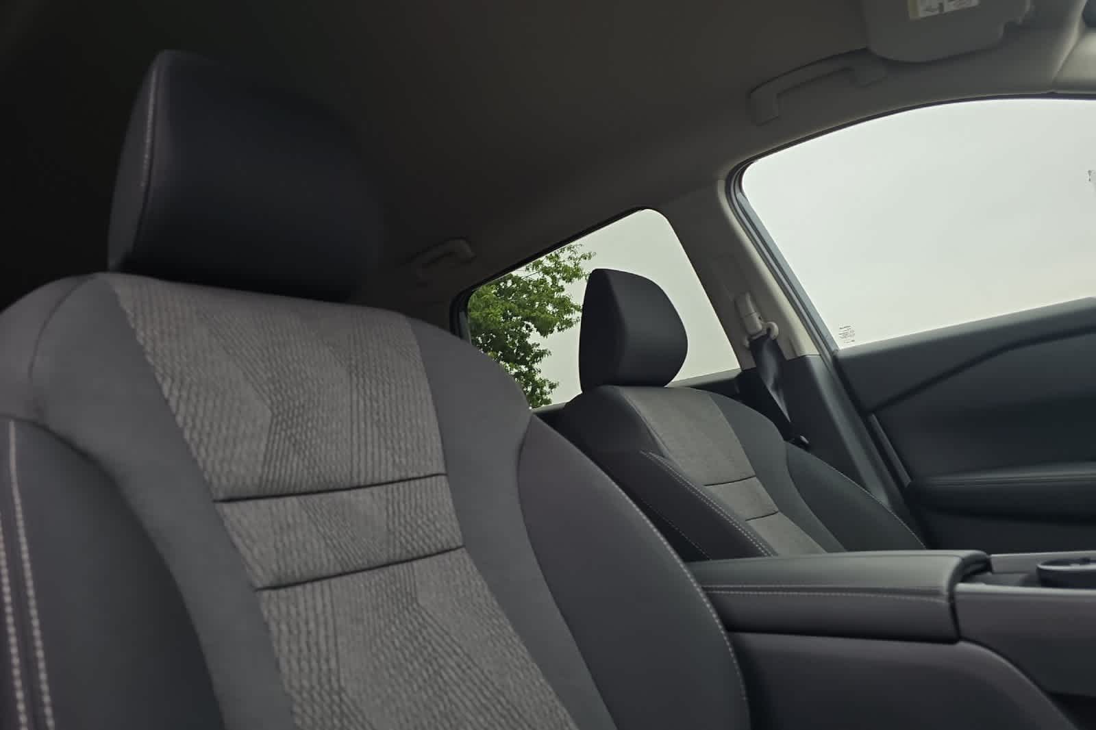 2026 Nissan Rogue SV Image 11 of 27