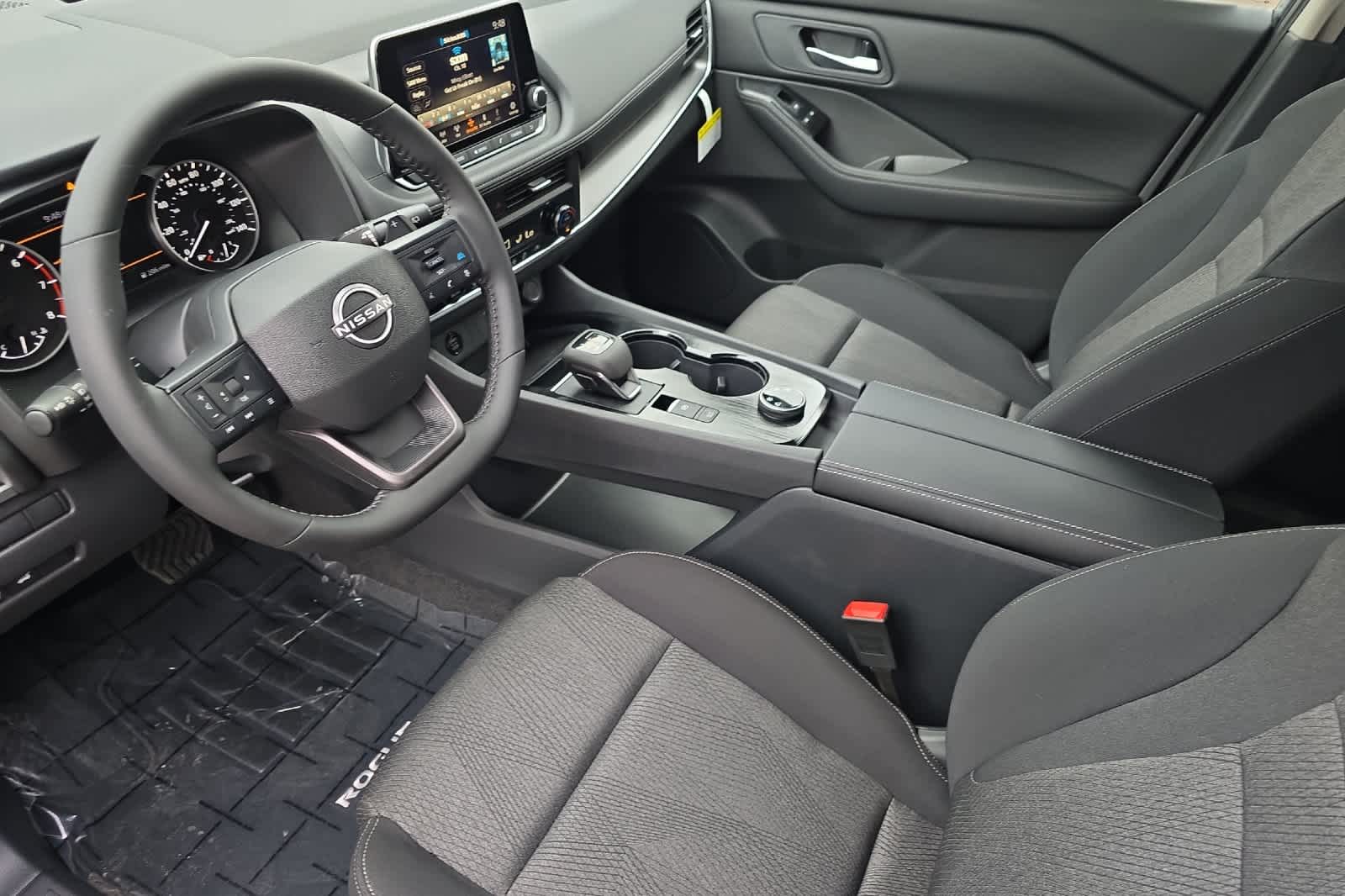 2026 Nissan Rogue SV Image 15 of 27