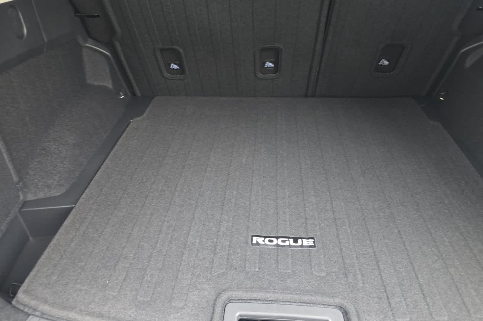 2026 Nissan Rogue SV Image 10 of 27