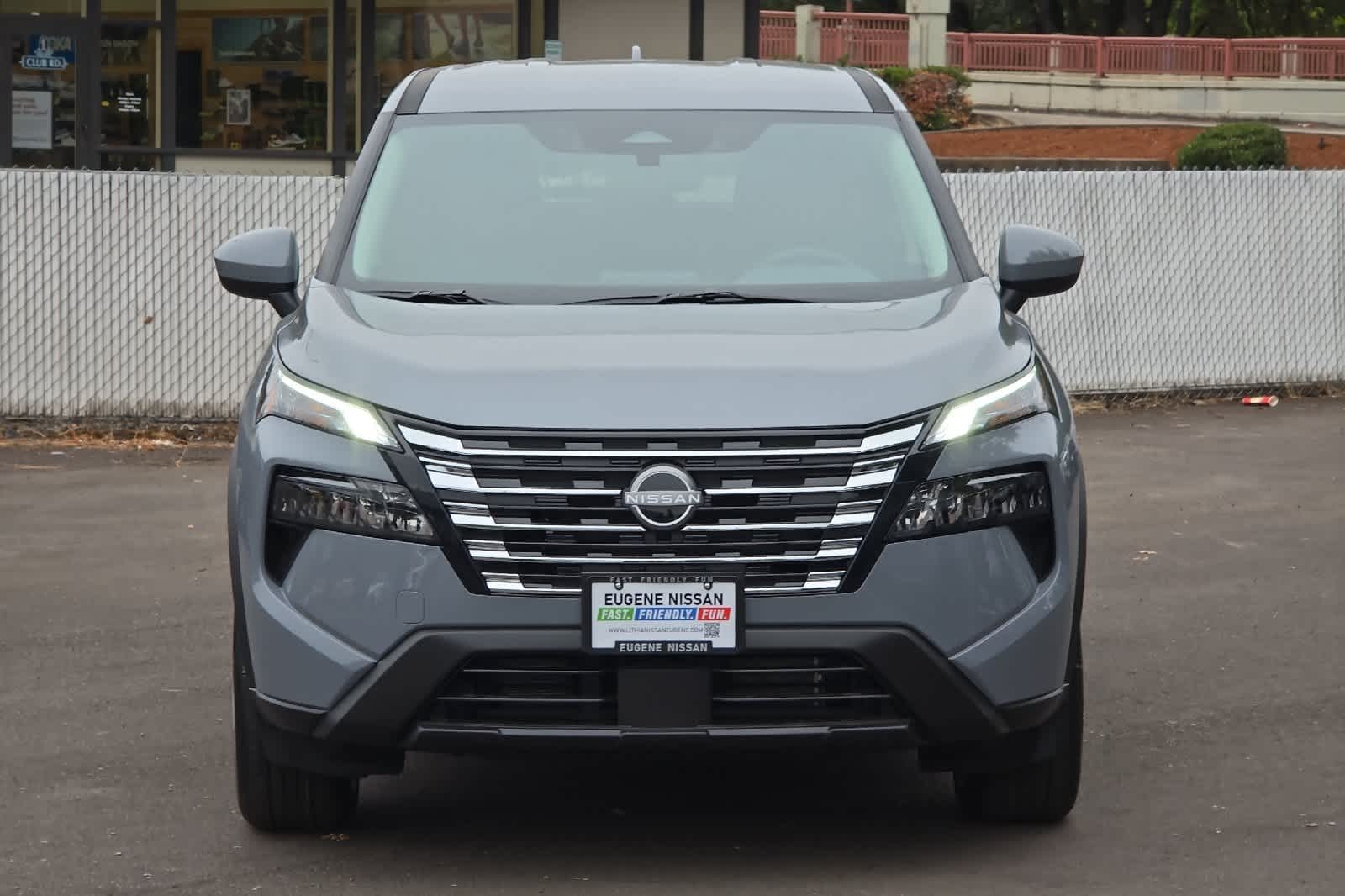 2026 Nissan Rogue SV Image 2 of 27