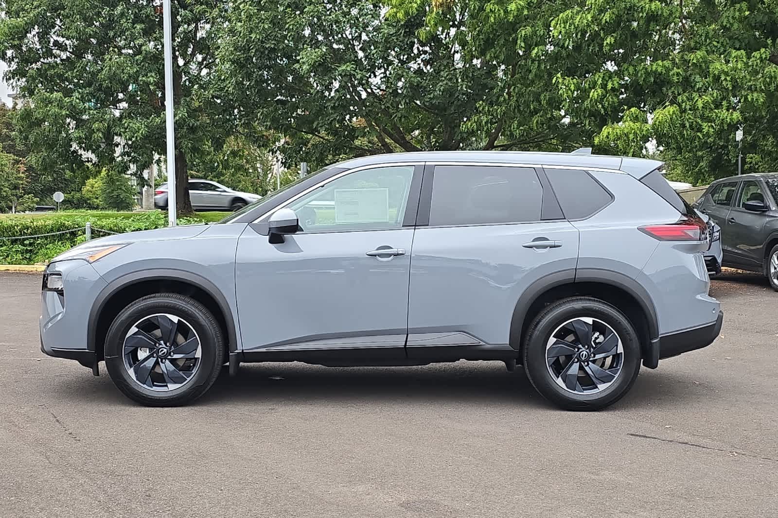 2026 Nissan Rogue SV Image 8 of 27