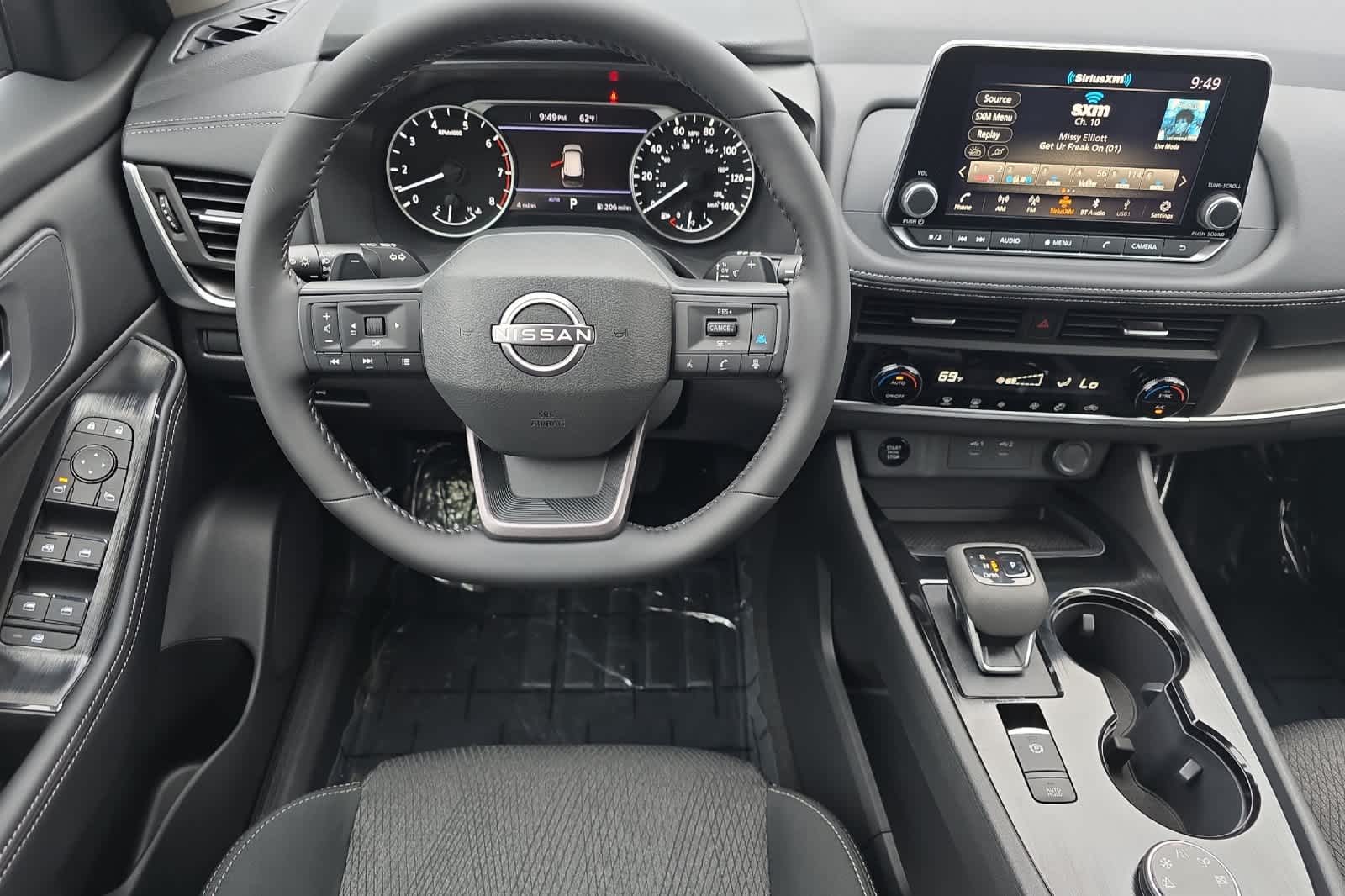 2026 Nissan Rogue SV Image 16 of 27