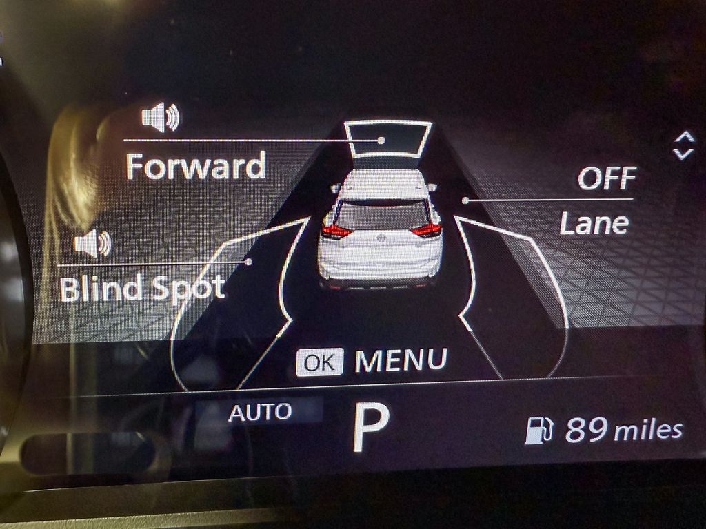 2026 Nissan Rogue SV Image 17 of 32