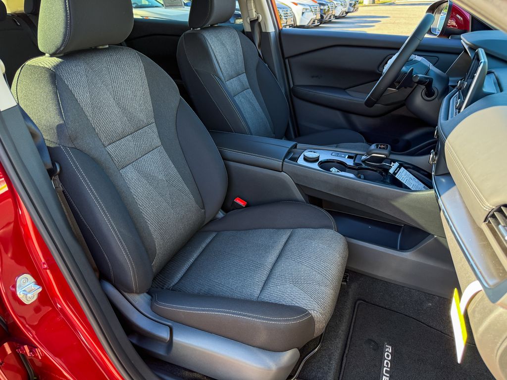 2026 Nissan Rogue SV Image 9 of 32