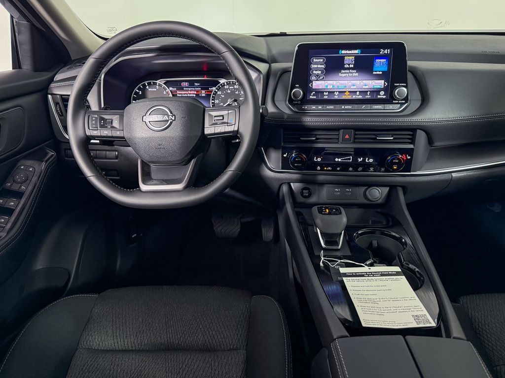 2026 Nissan Rogue SV Image 13 of 32