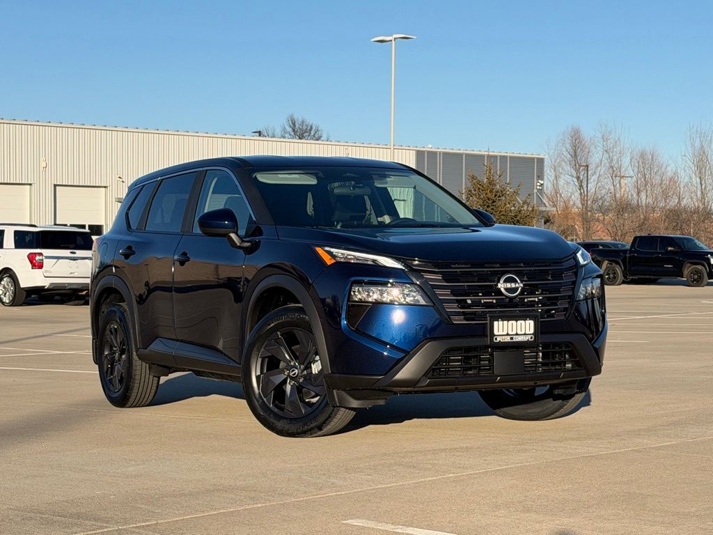 2026 Nissan Rogue SV Image 2 of 31
