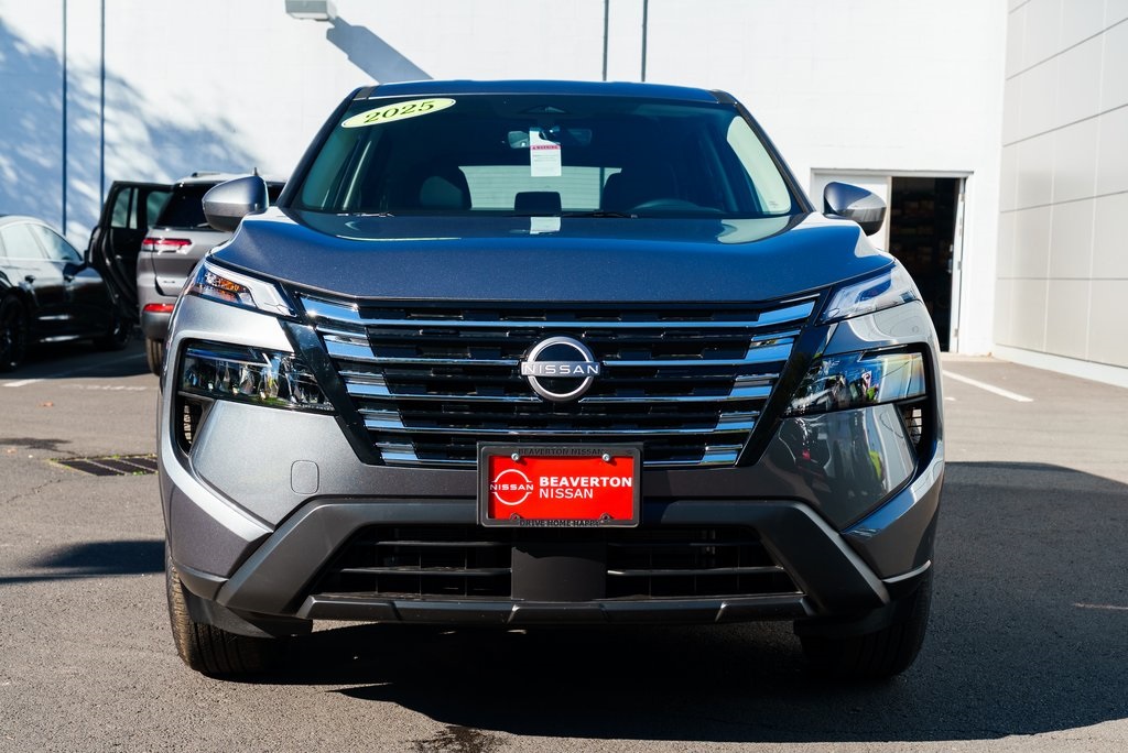 2026 Nissan Rogue SV Image 2 of 29