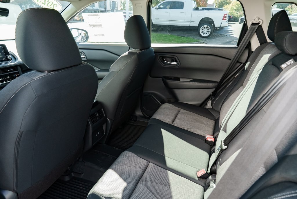 2026 Nissan Rogue SV Image 13 of 29