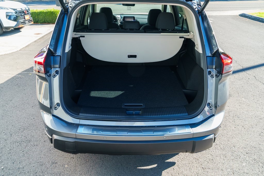 2026 Nissan Rogue SV Image 7 of 29