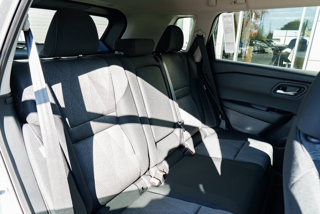 2026 Nissan Rogue SV Image 14 of 29