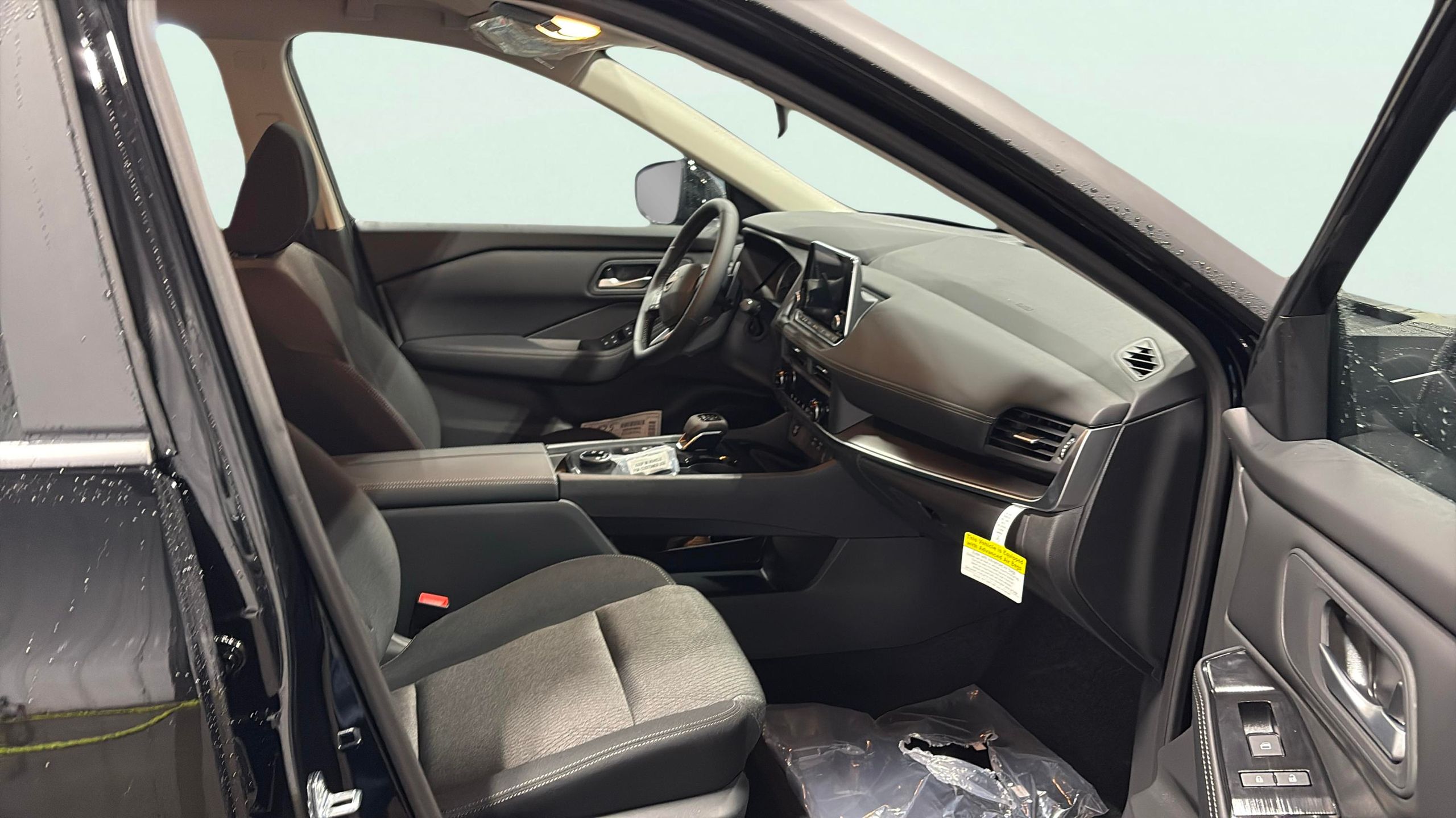 2026 Nissan Rogue SV Image 10 of 19