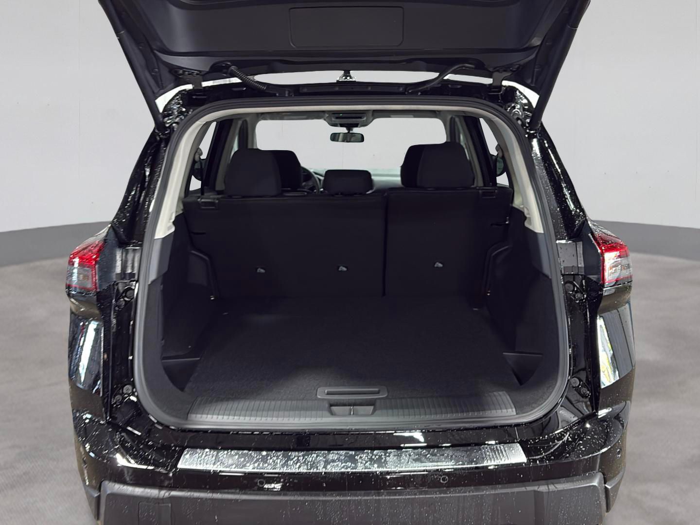 2026 Nissan Rogue SV Image 6 of 19