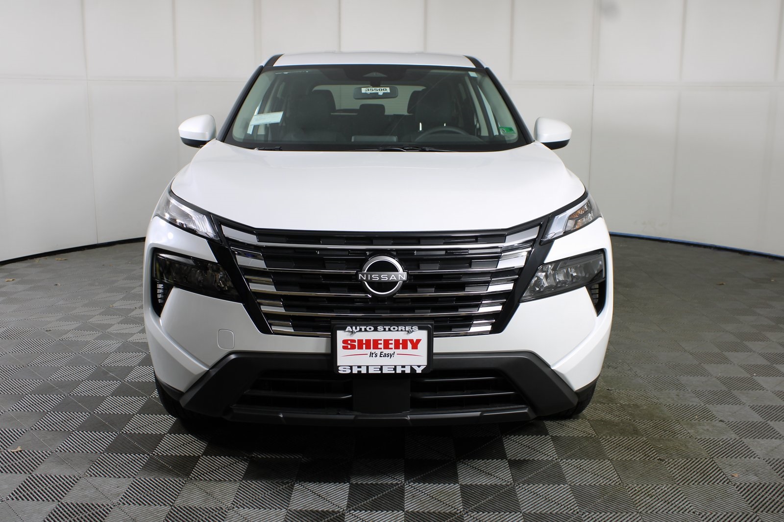 2026 Nissan Rogue SV Image 2 of 26