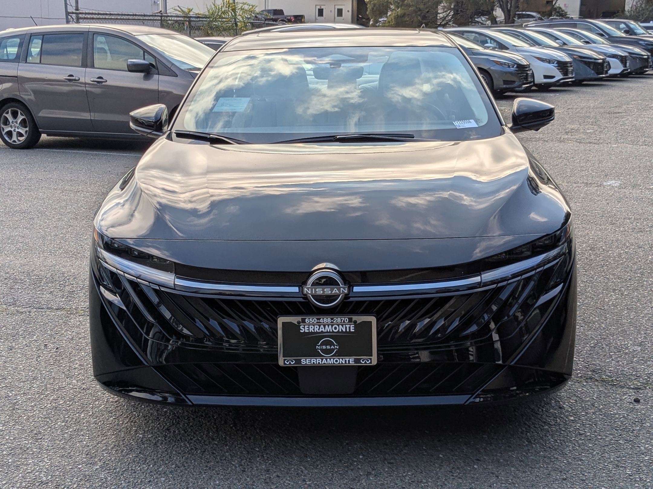 2026 Nissan Sentra SL Image 2 of 27
