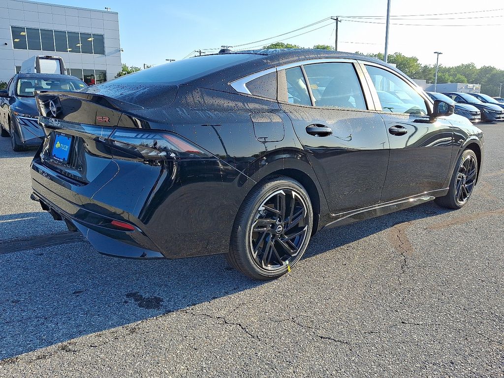 2026 Nissan Sentra SR Image 3 of 20