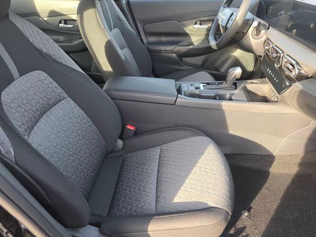 2026 Nissan Sentra SV Image 10 of 27