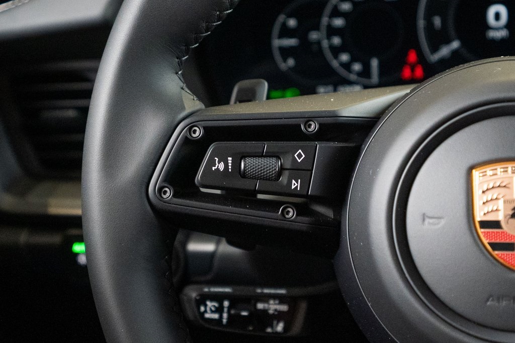 2026 Porsche 911 Carrera Image 36 of 40