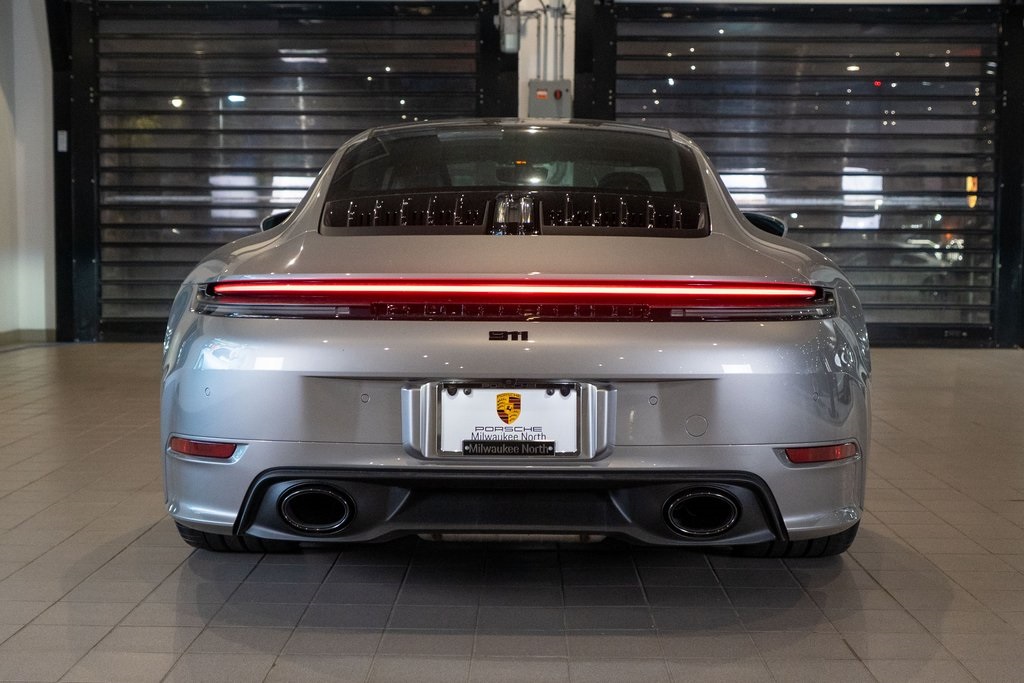 2026 Porsche 911 Carrera Image 6 of 40