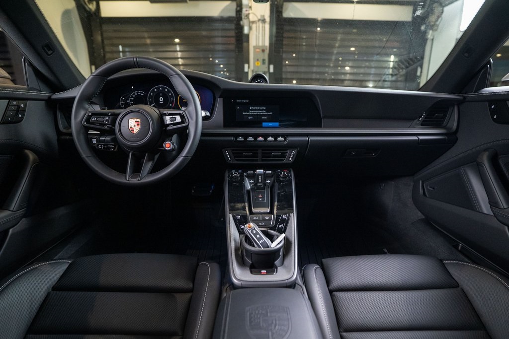 2026 Porsche 911 Carrera Image 13 of 40