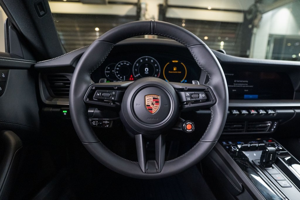 2026 Porsche 911 Carrera Image 35 of 40