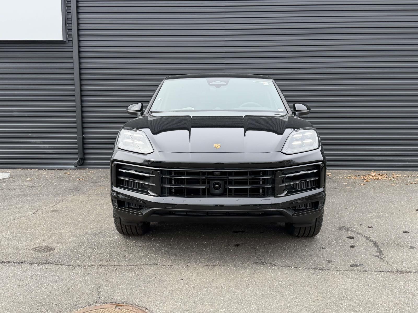 2026 Porsche Cayenne S Image 2 of 31