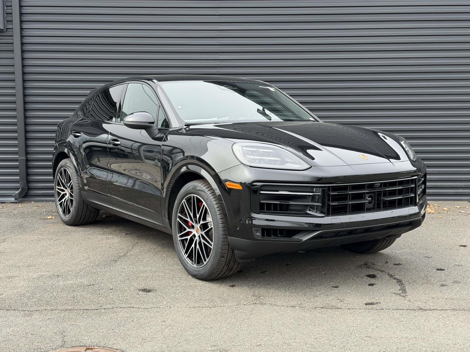 2026 Porsche Cayenne S Image 3 of 31
