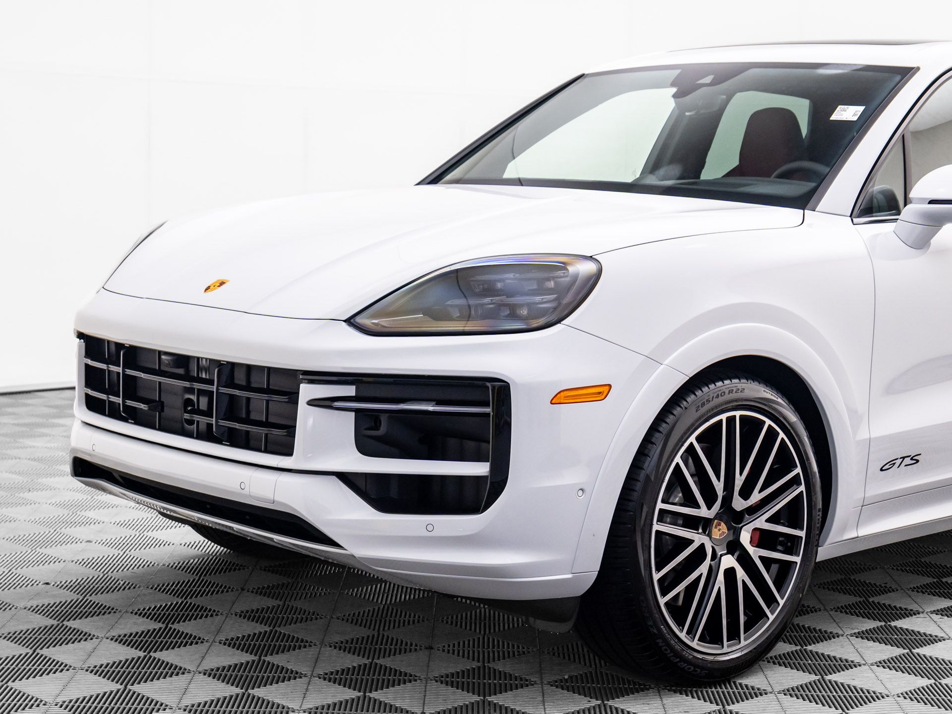 2026 Porsche Cayenne GTS Image 2 of 37