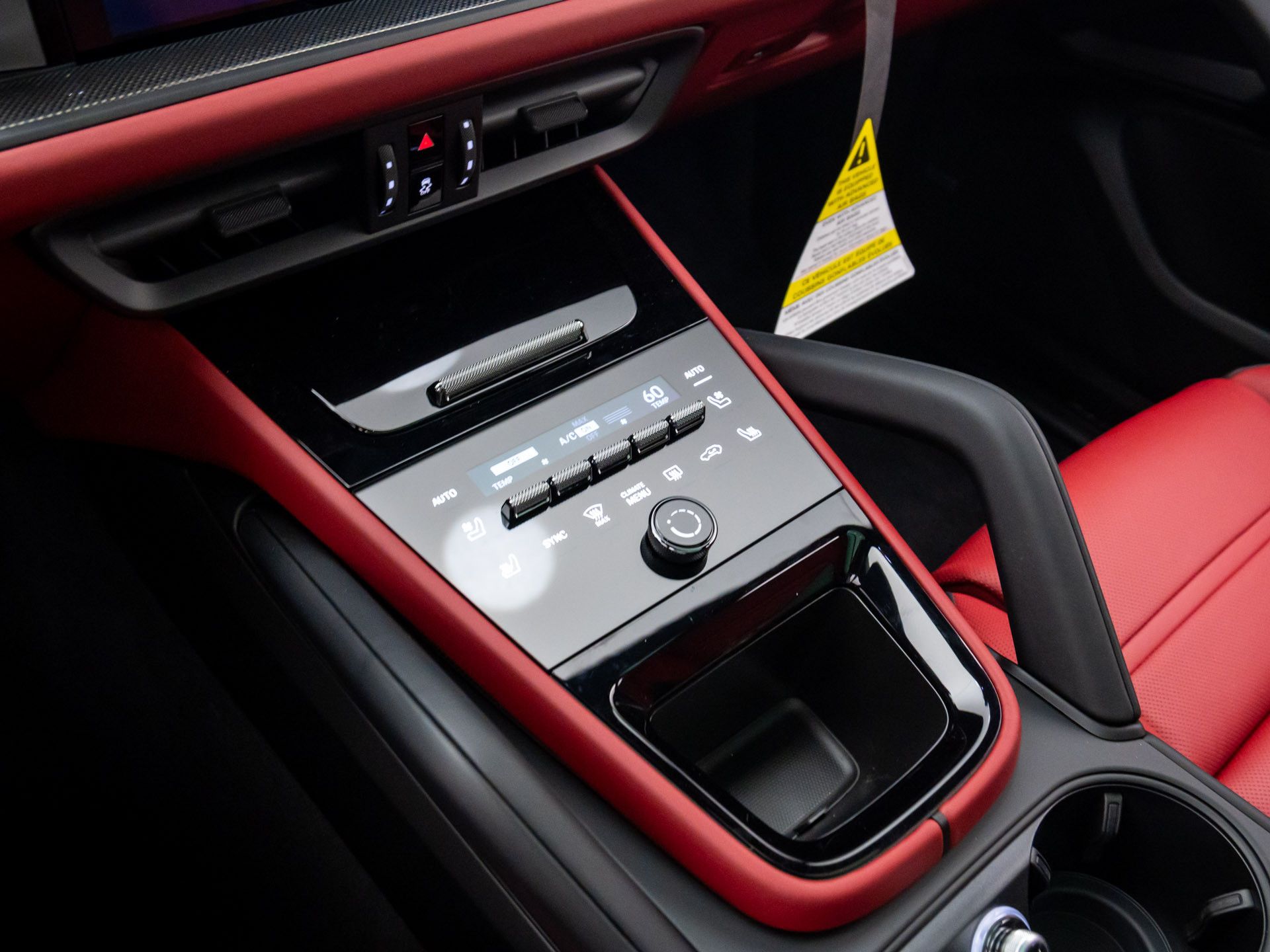 2026 Porsche Cayenne GTS Image 25 of 37