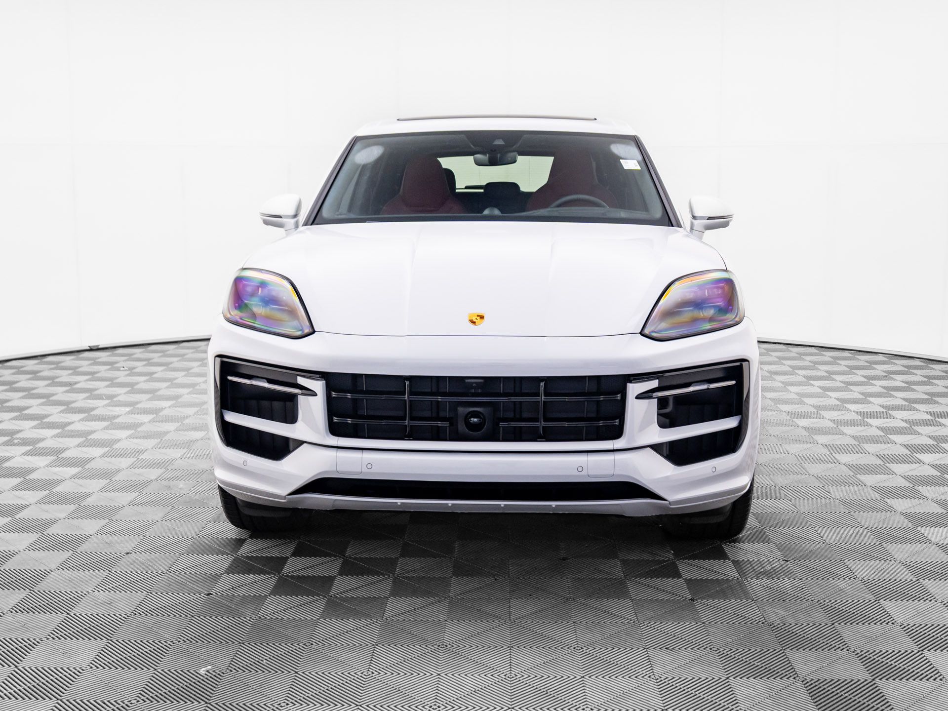 2026 Porsche Cayenne GTS Image 3 of 37
