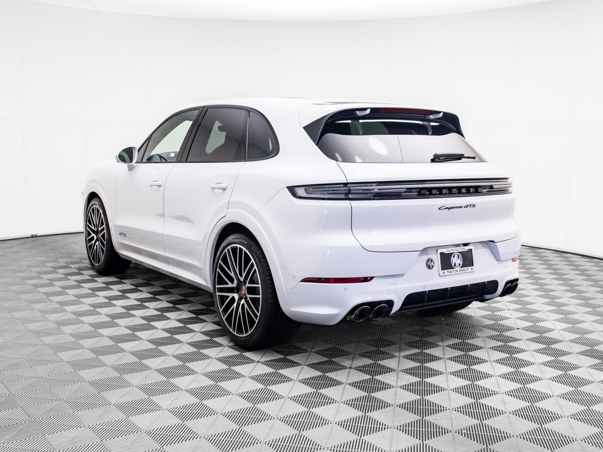 2026 Porsche Cayenne GTS Image 9 of 37