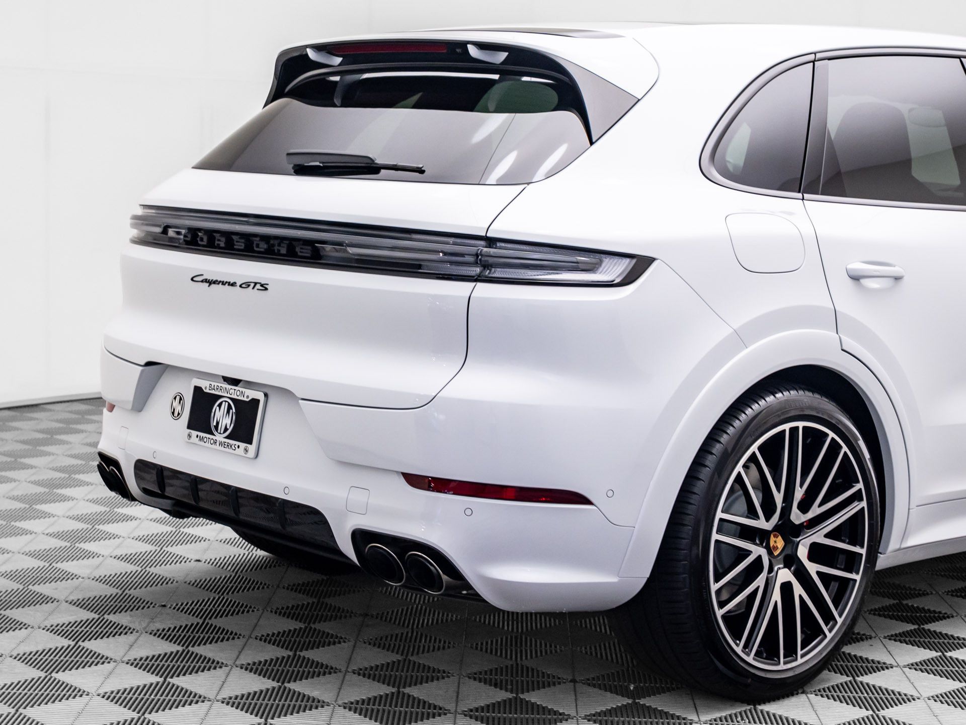 2026 Porsche Cayenne GTS Image 7 of 37