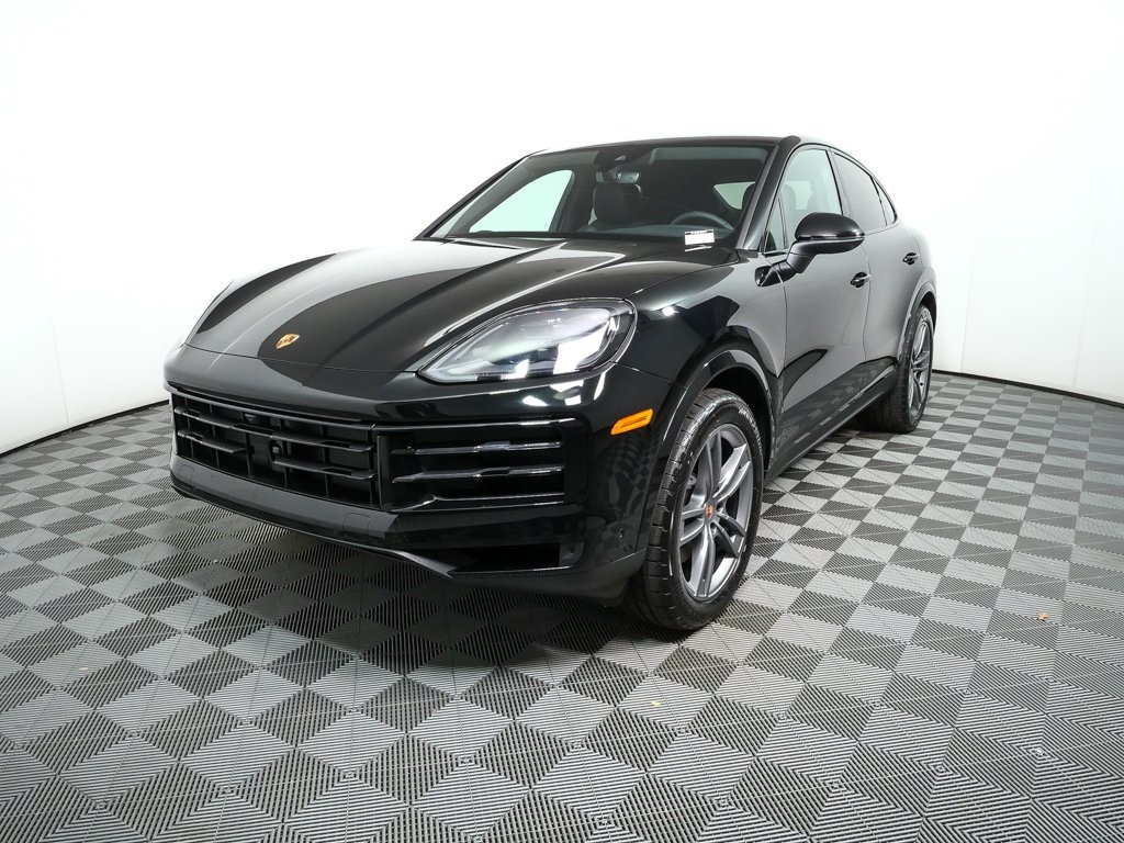 2026 Porsche Cayenne Base Image 3 of 40