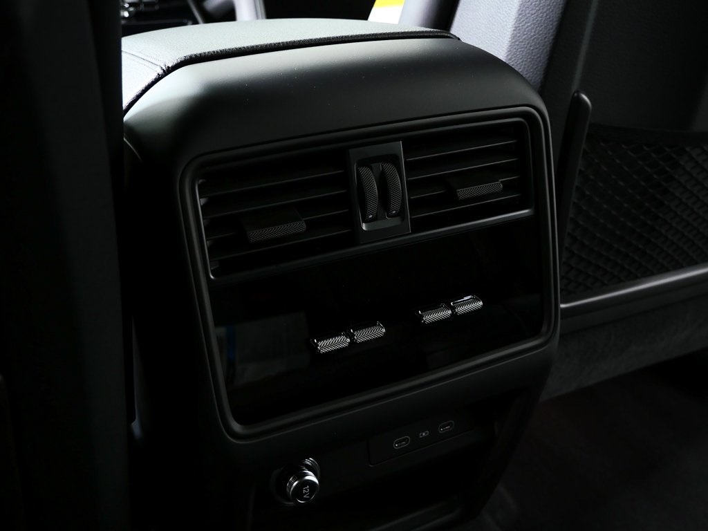 2026 Porsche Cayenne Base Image 34 of 40