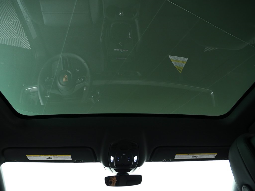 2026 Porsche Cayenne Base Image 38 of 40